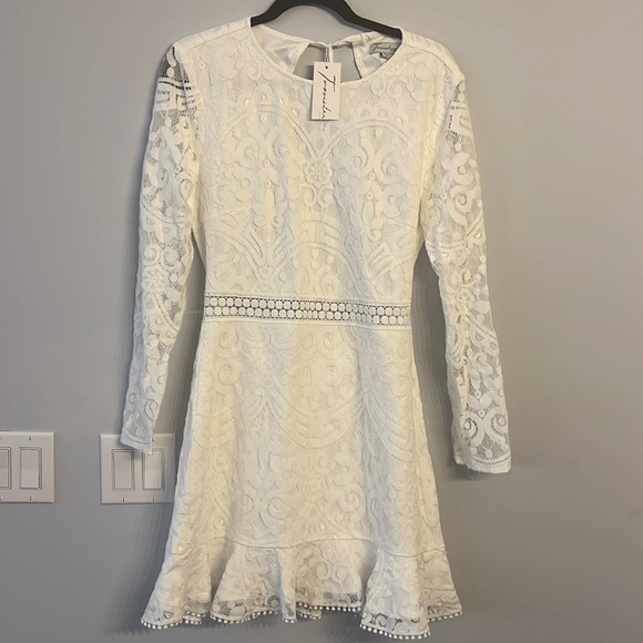 Twosisters Dresses & Skirts - Twosisters white lace long sleeve dress XL